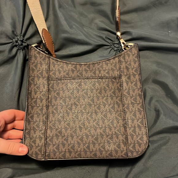 Michael Kors small cross body bag - Picture 2 of 5